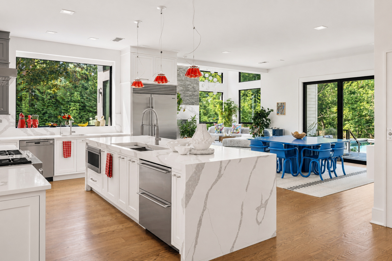 Butler's pantry at 286 Hartshorn Drive, Short Hills