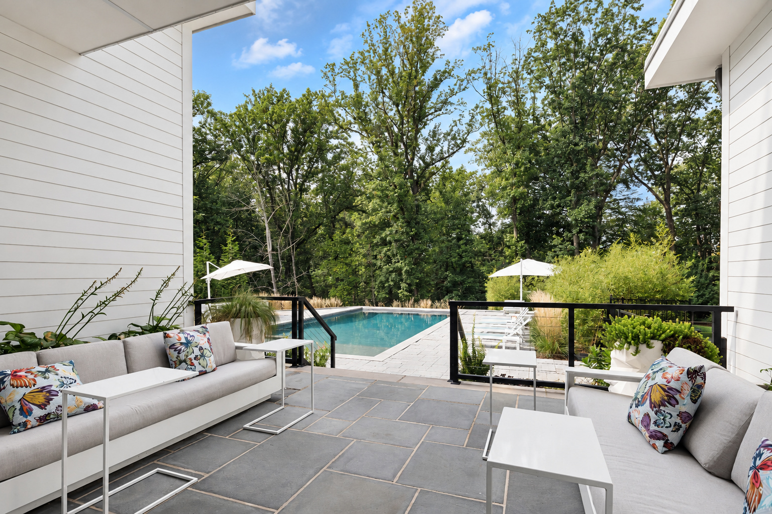 Covered patio at 286 Hartshorn Drive, Short Hills